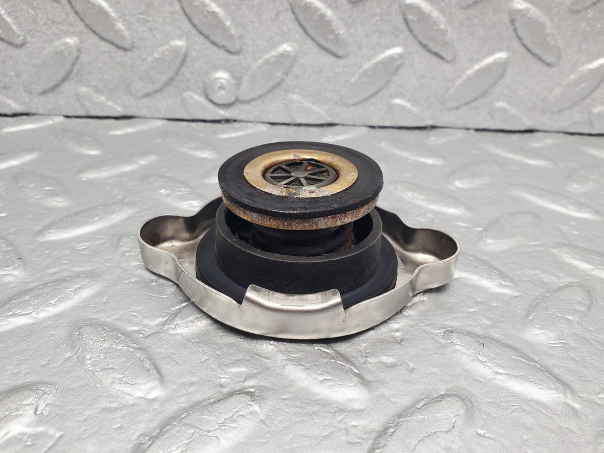 48917 Mercedes-Benz A124 320E Cabriolet Radiator Cap