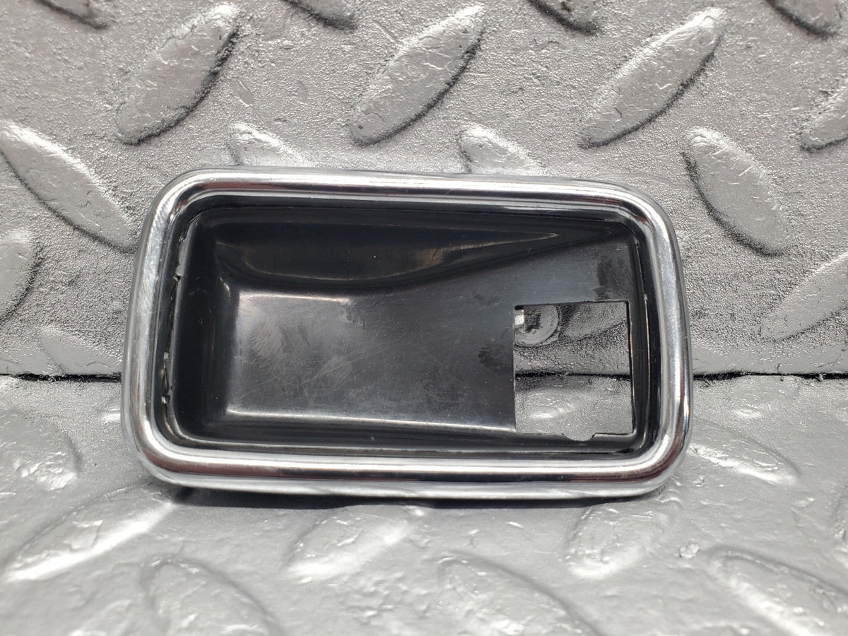 50539 Mercedes-Benz W108 280SE 3.5 Chrome Frame Door Opener Right A1087660611