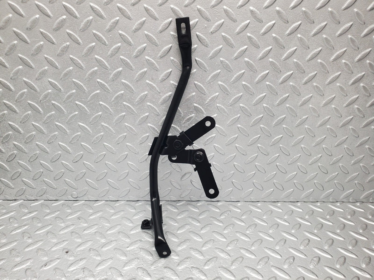 48979 Mercedes-Benz A124 320E Cabriolet Horn Bracket