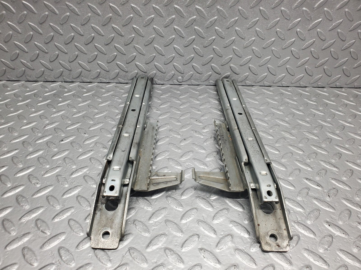 50226 Mercedes-Benz W123 Front Right Seat Rail Pair