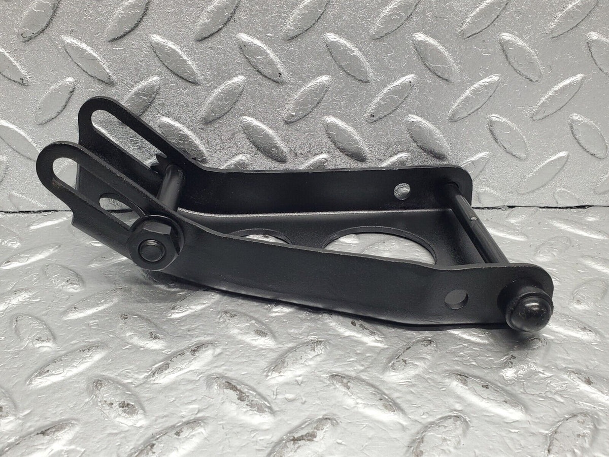 47416 Mercedes-Benz C126 500SEC Coupe Alternator Generator Bracket