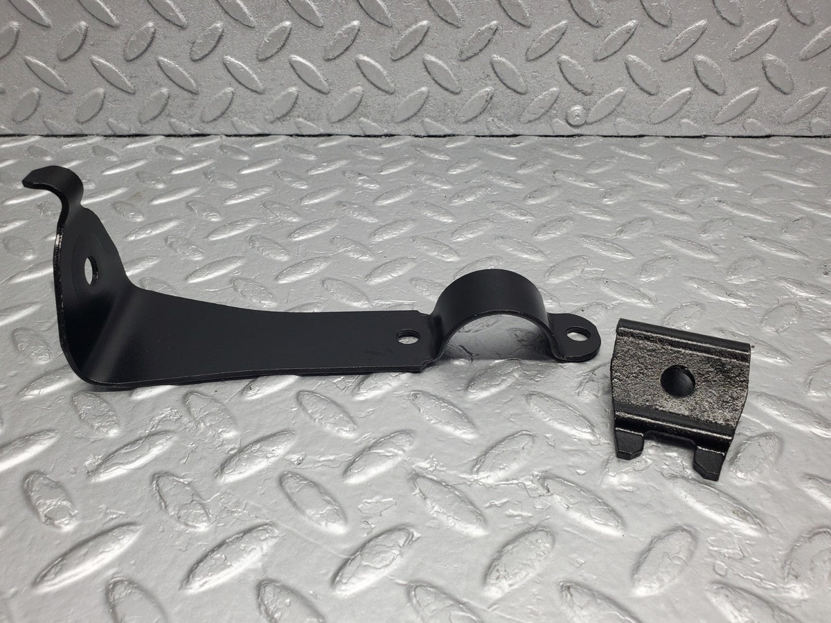 49363 Mercedes-Benz A124 320E Cabriolet Anti Roll Bar Holder Bracket Front Right