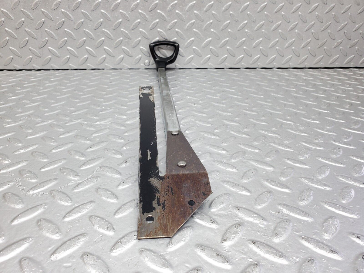 44414 Mercedes-Benz W123 280E Front Right Seat Sliding Adjust Handle