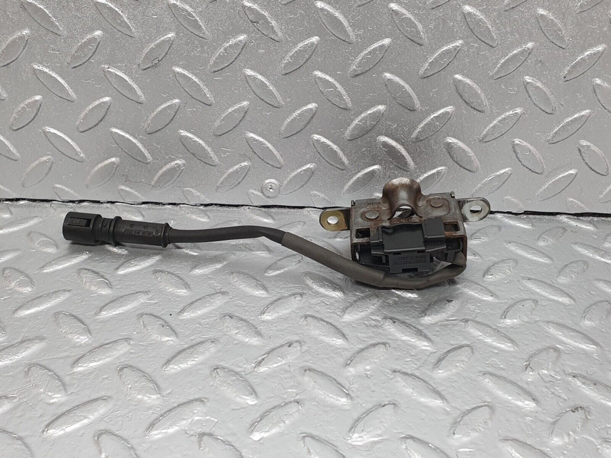42018 Mercedes-Benz W202 C200 Bonnet Lock Latch A2028206210 A2105402781