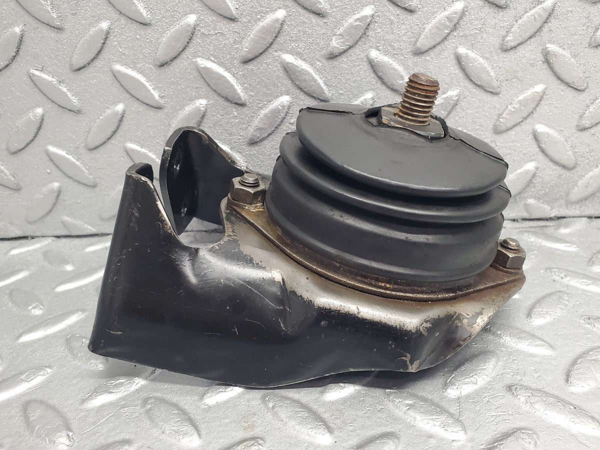 50475 Mercedes-Benz W108 Manual Gearbox Rubber Mounting Bracket 036983