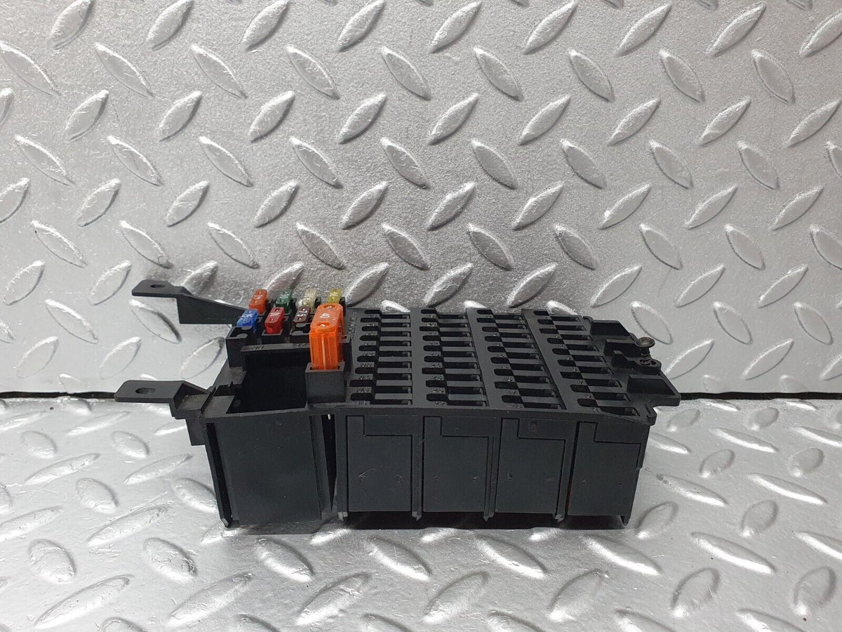 41816 Mercedes-Benz W202 C200 Fuse Box A2085450140