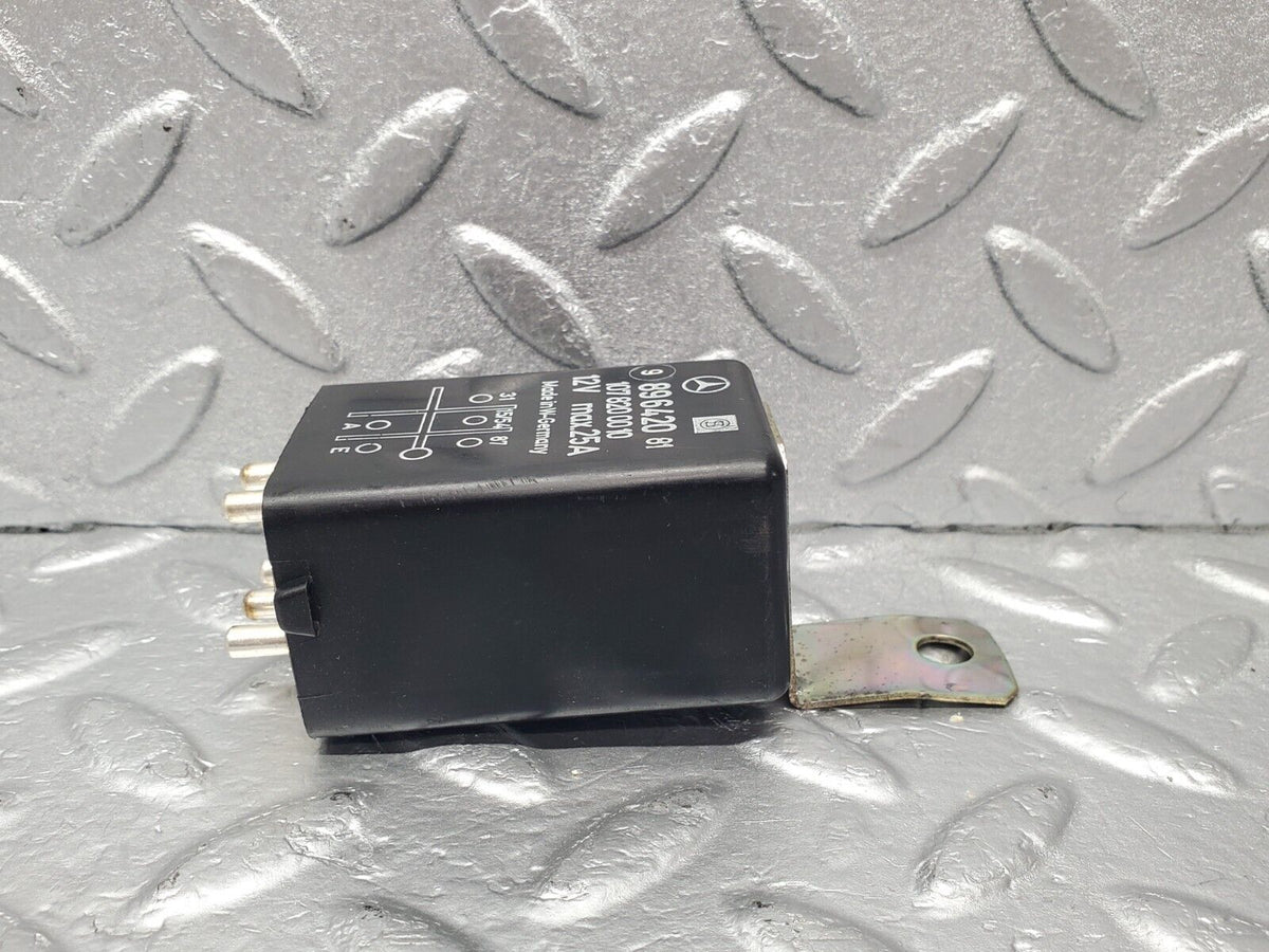 46487 Mercedes-Benz C123 280CE Coupe Rear Heated Window Relay A1078200010