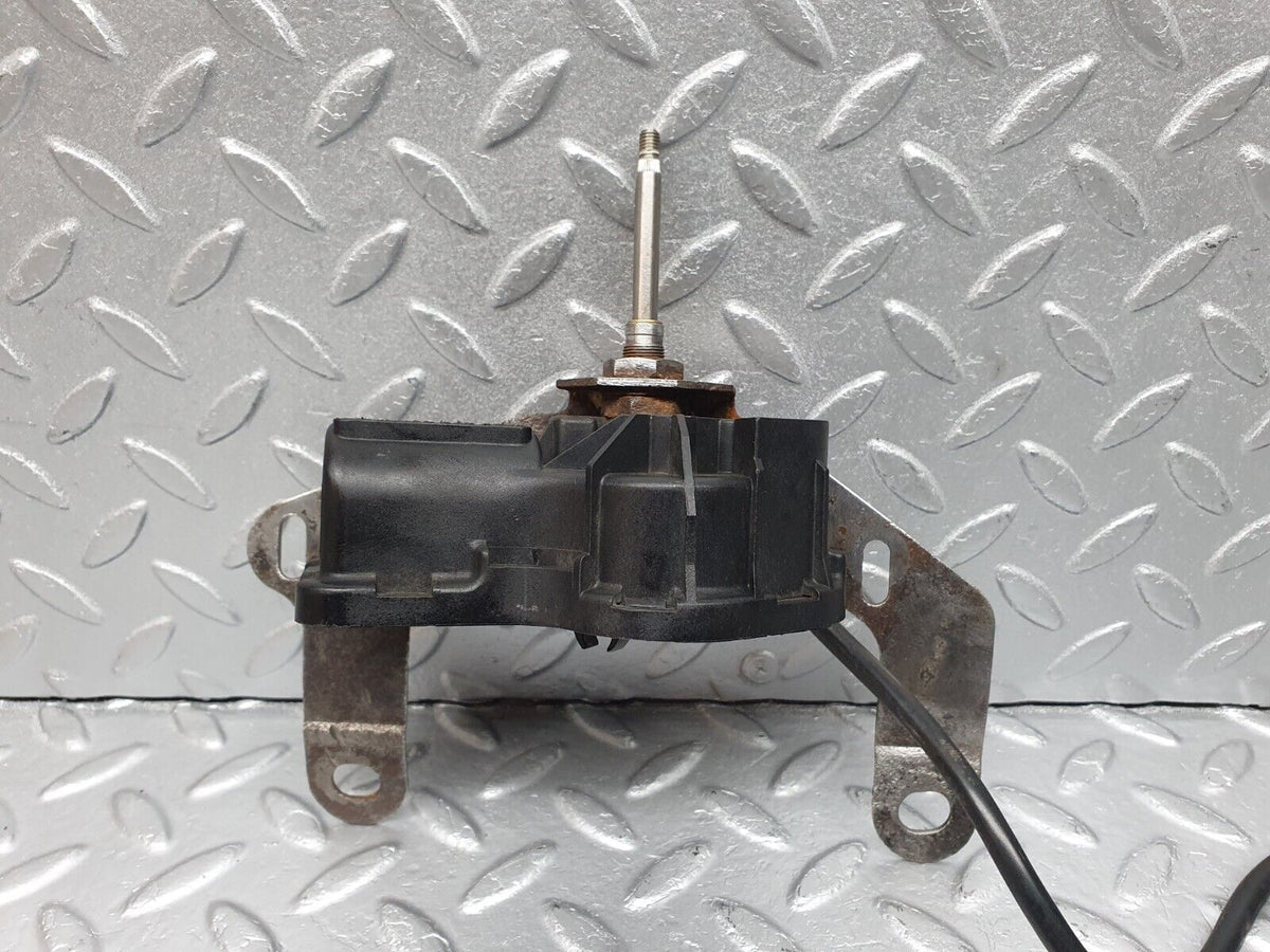 40950 Mercedes-Benz W126 300SE Right Headlight Wiper Motor A1268205242