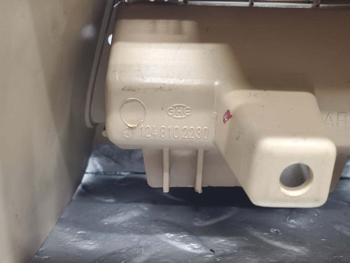 48945 Mercedes-Benz A124 320E Cabriolet Centre Console Rear Ashtray Housing A1248102230