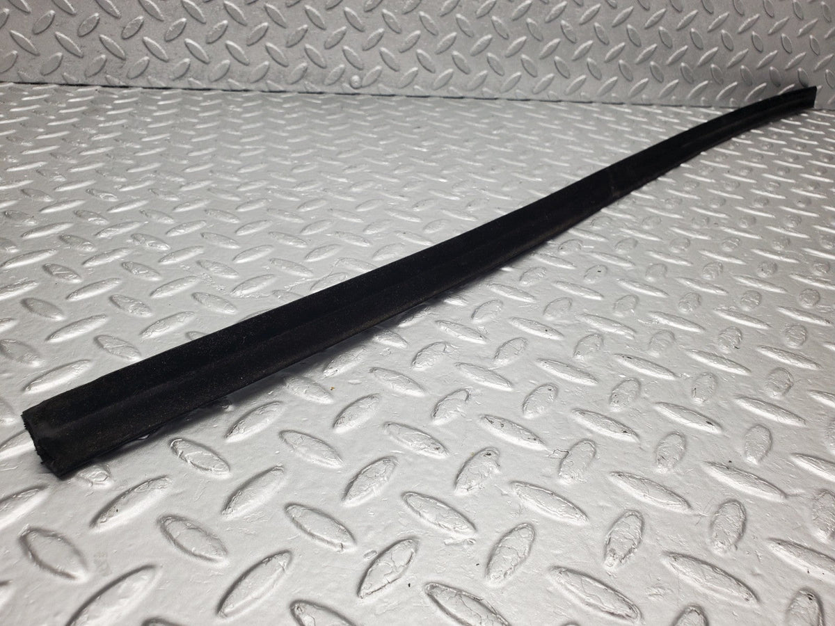 49387 Mercedes-Benz A124 320E Cabriolet Inner Window Weatherstrip Seal Right