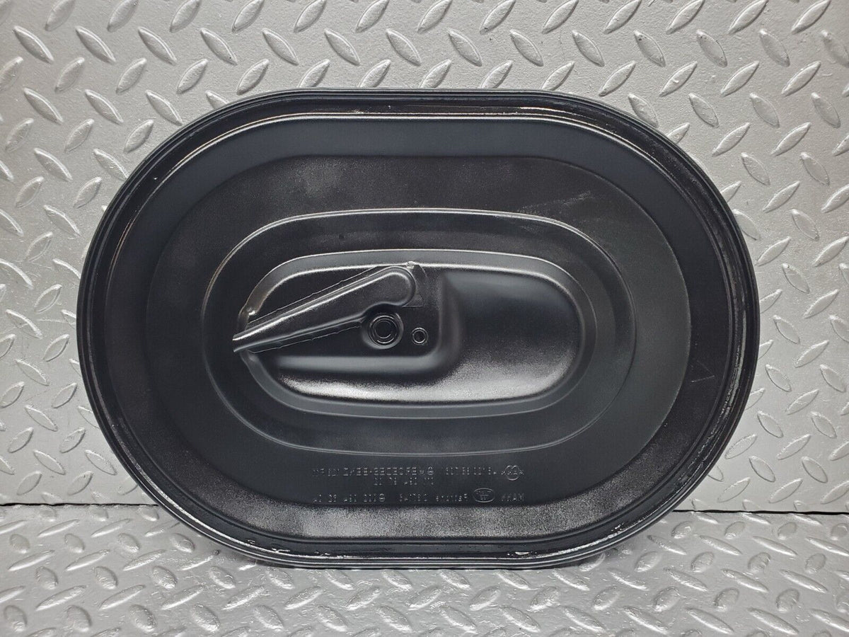 44470 Mercedes-Benz W123 280E Air Filter Box Housing A0110949702