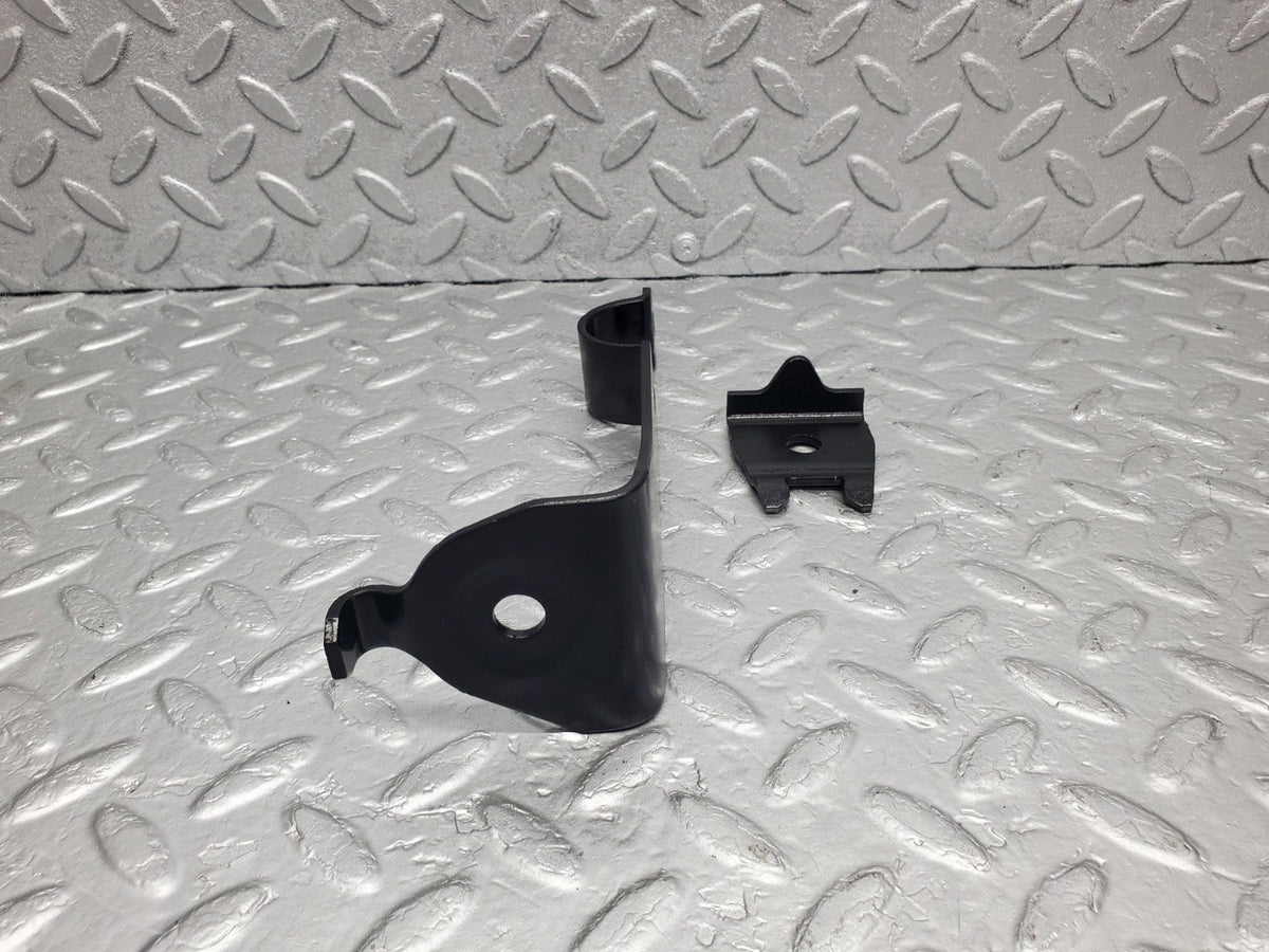 49362 Mercedes-Benz A124 320E Cabriolet Anti Roll Bar Holder Bracket Front Left