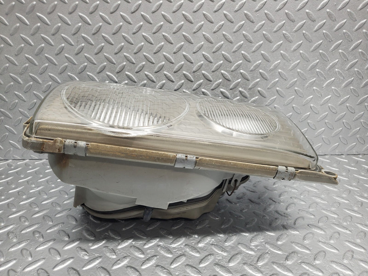 48727 Mercedes-Benz W123 Headlight Left Side Hella 117683-00 LI
