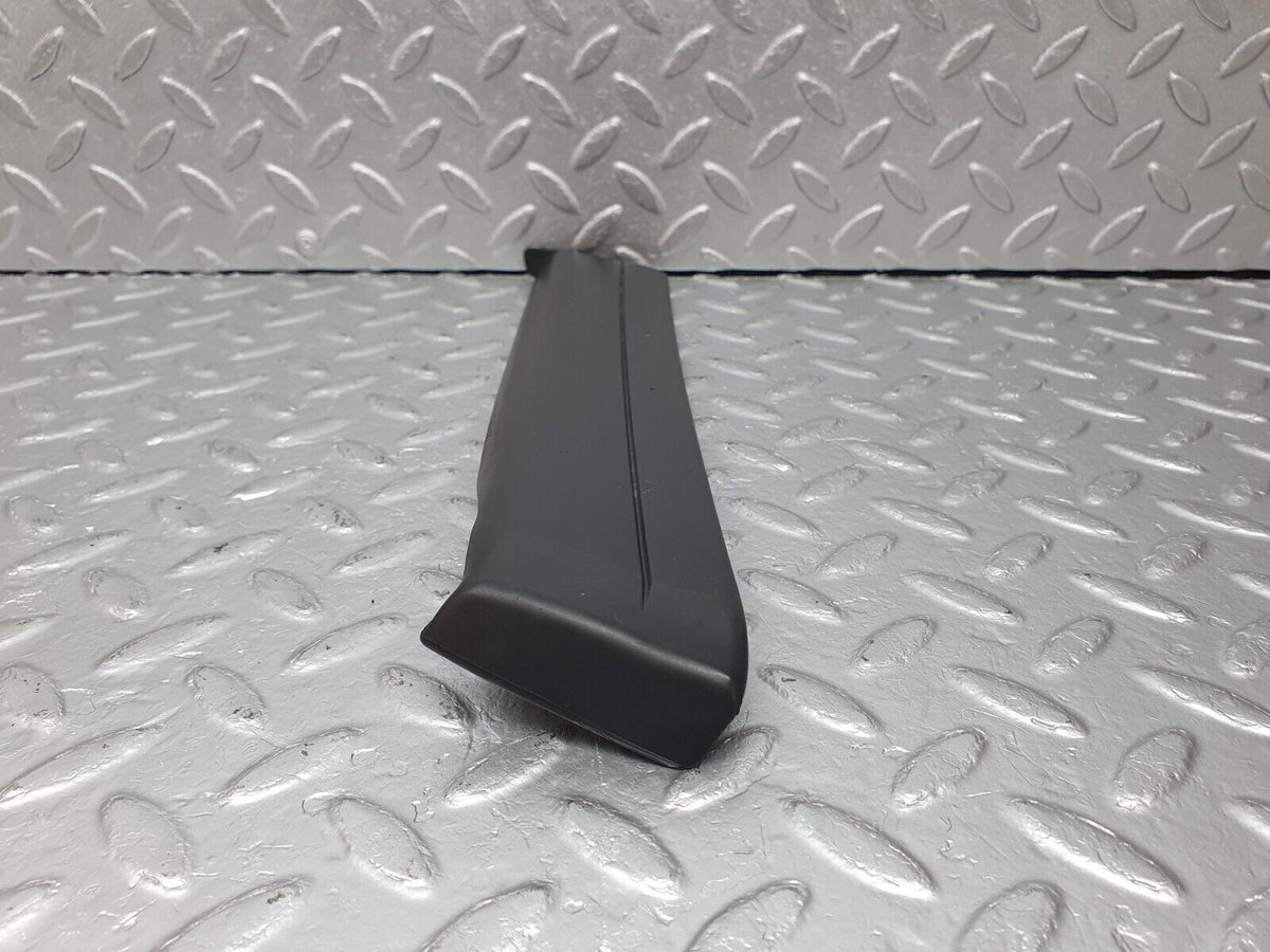 41423 Mercedes-Benz W124 200E Front Right Fender Wing Lower Moulding Trim