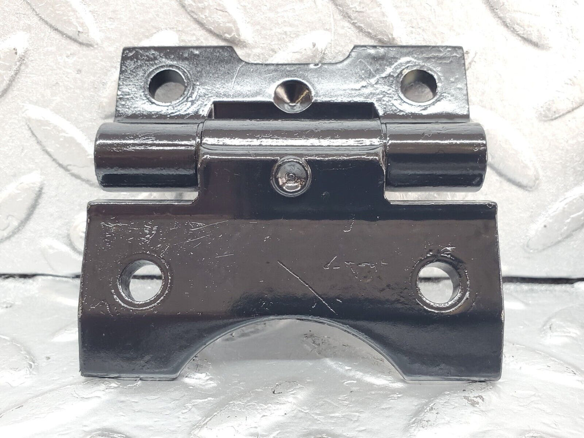 44338 Mercedes-Benz W123 280E Door Hinge Pair Left Side A1237200037