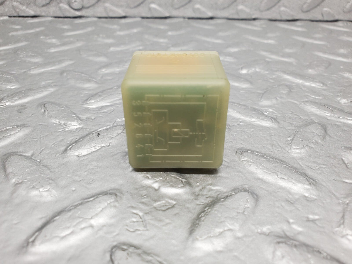 49011 Mercedes-Benz A124 320E Cabriolet Door Window Control Relay A0015427819
