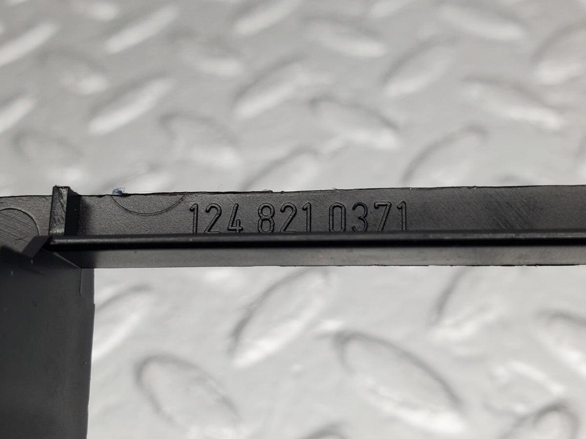 48929 Mercedes-Benz A124 320E Cabriolet Window Regulator Switch Console A1248210371