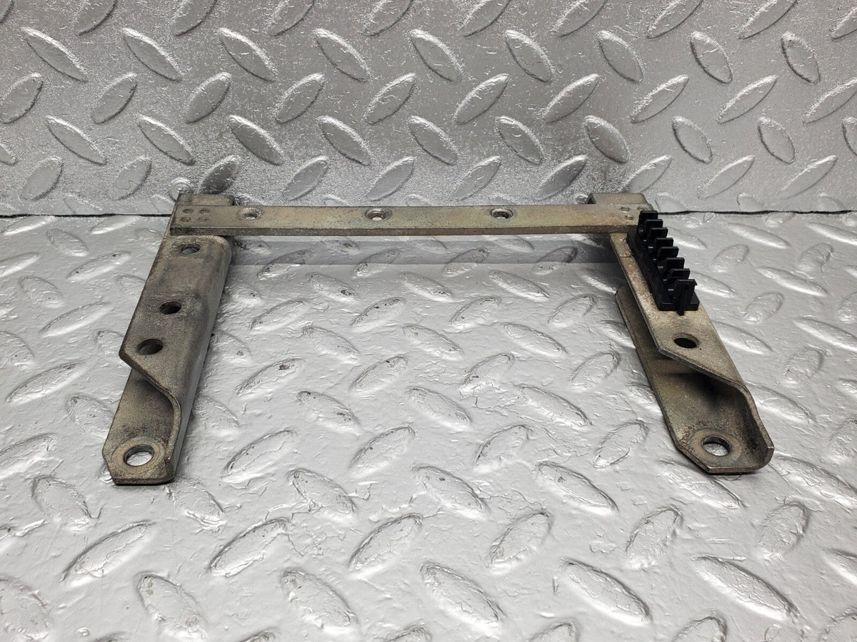 48576 Mercedes-Benz W108 Ignition Cable Bracket