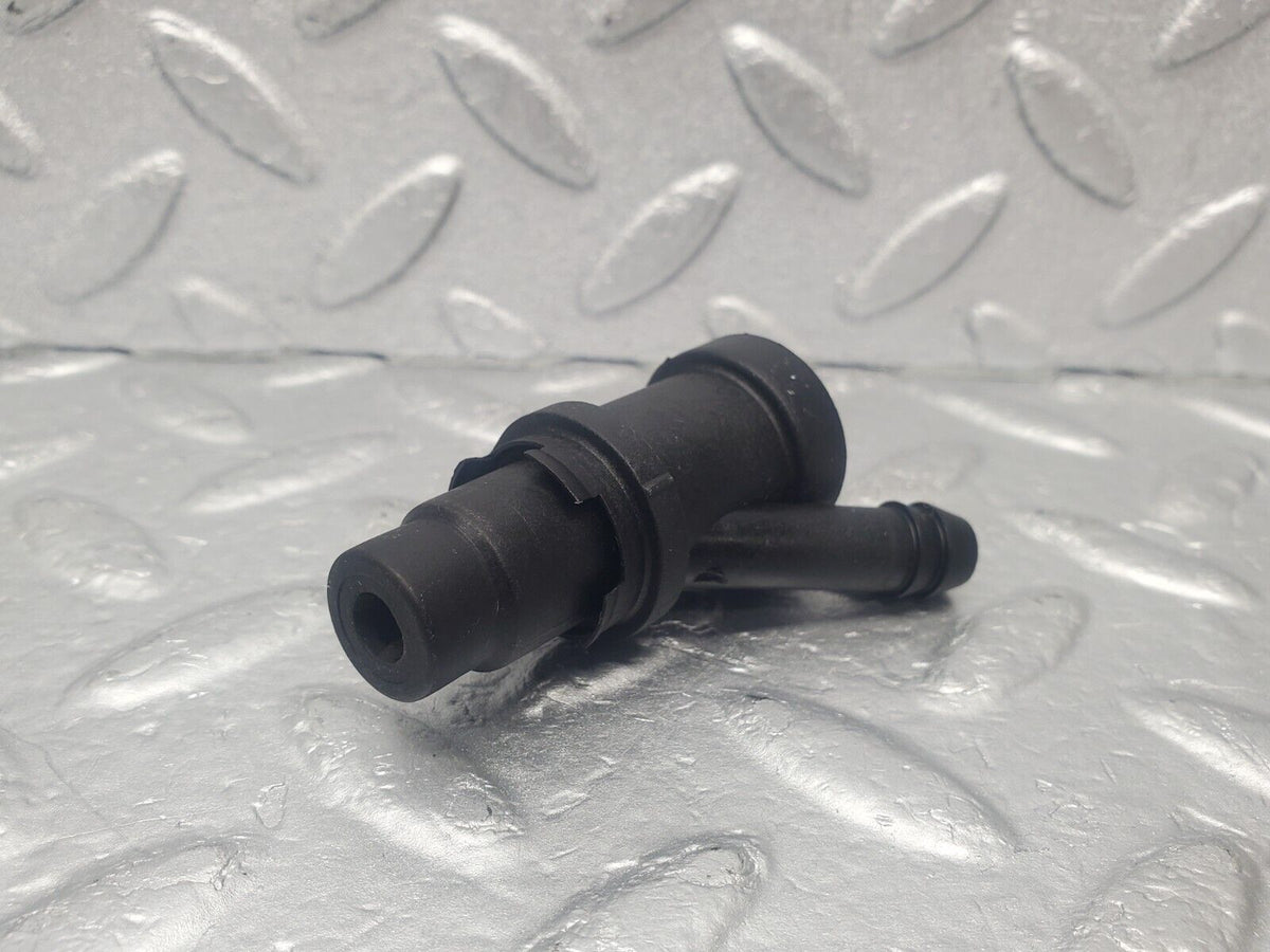 46037 Mercedes-Benz W126 420SE Fuel Injector Holder 2X