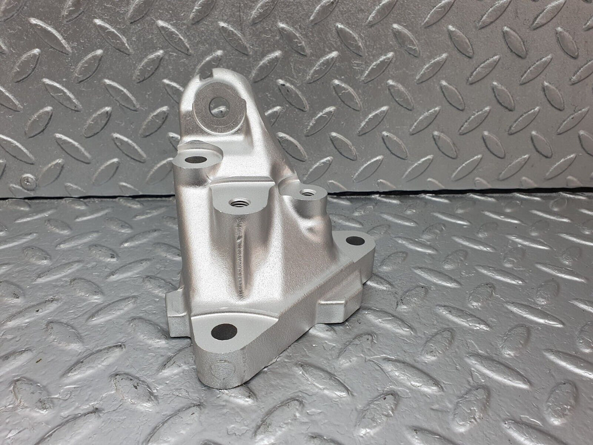 42710 Mercedes-Benz W201 190 2.0L Engine Mount Bracket Left Side A1022234104