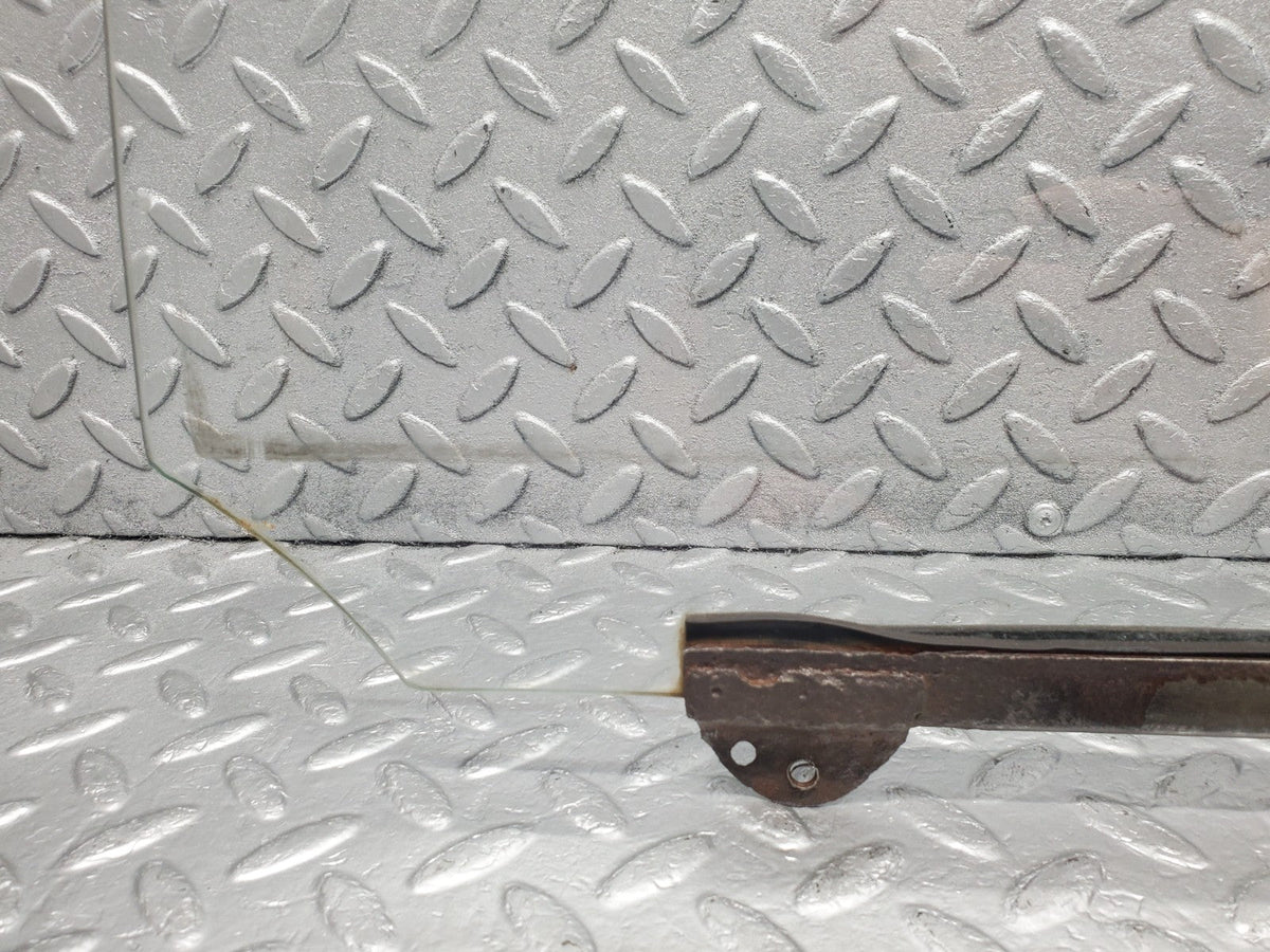 50663 Mercedes-Benz W108 280SE 3.5 Rear Left Door Window Glass