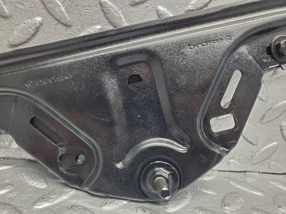 49431 Mercedes-Benz A124 320E Cabriolet Rear Left Power Window Regulator Bracket
