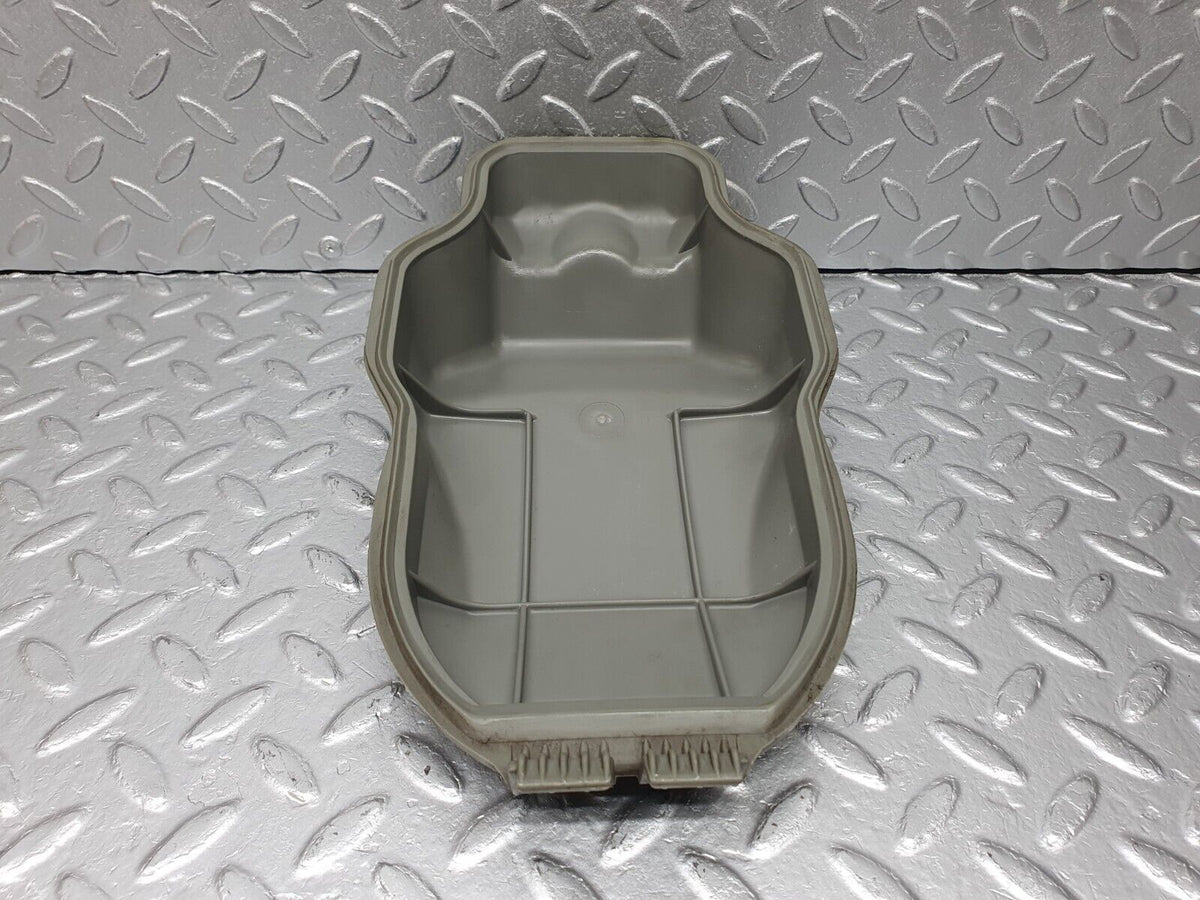 40724 Mercedes-Benz W123 300D Headlight Back Cover