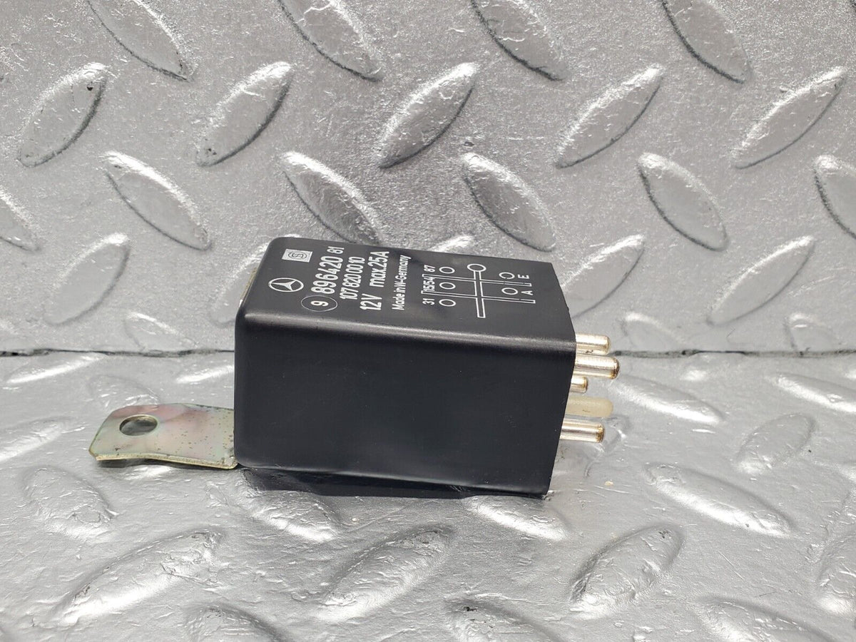 46487 Mercedes-Benz C123 280CE Coupe Rear Heated Window Relay A1078200010