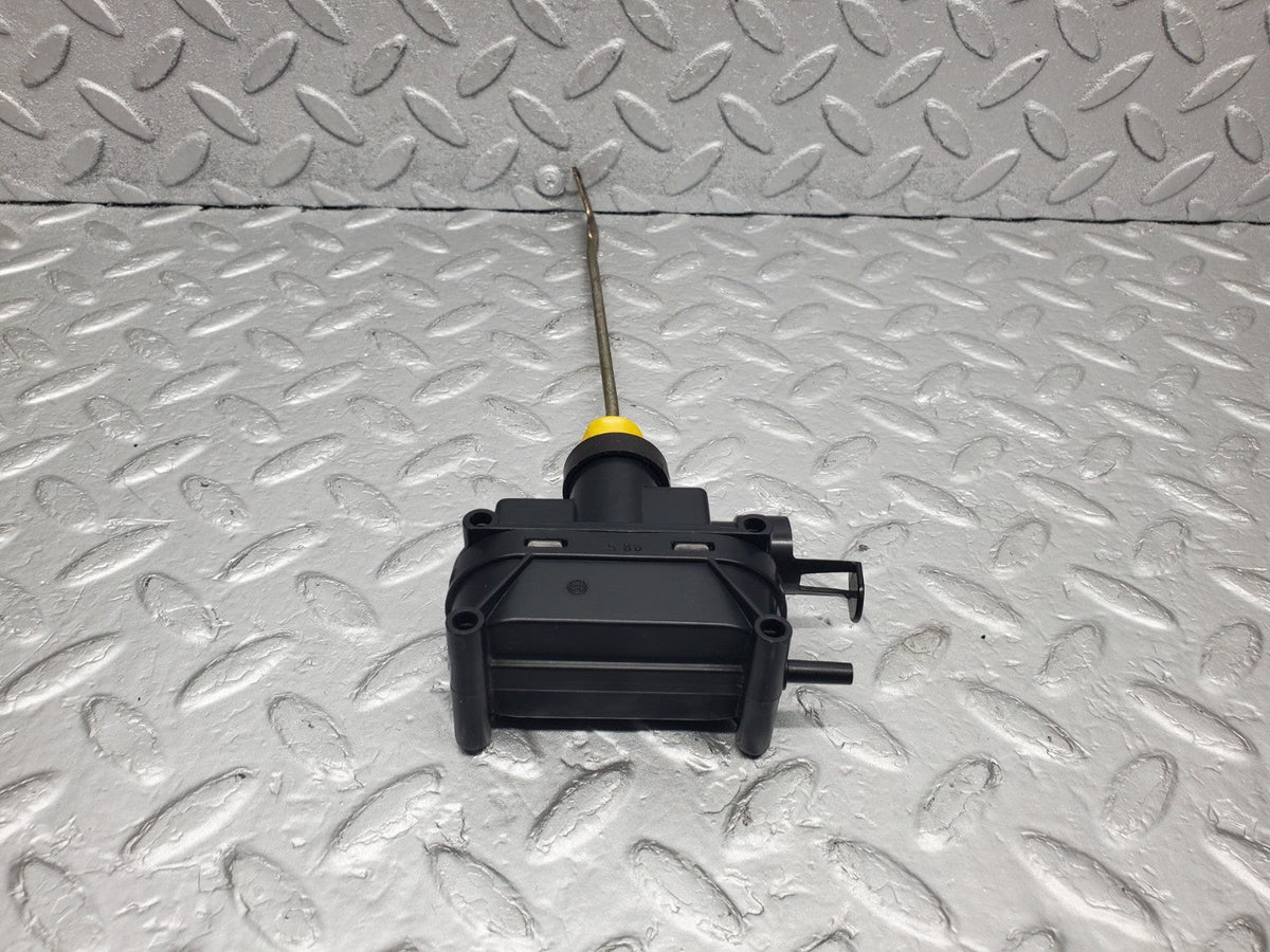 49568 Mercedes-Benz W220 Trunk Lock Vacuum Actuator