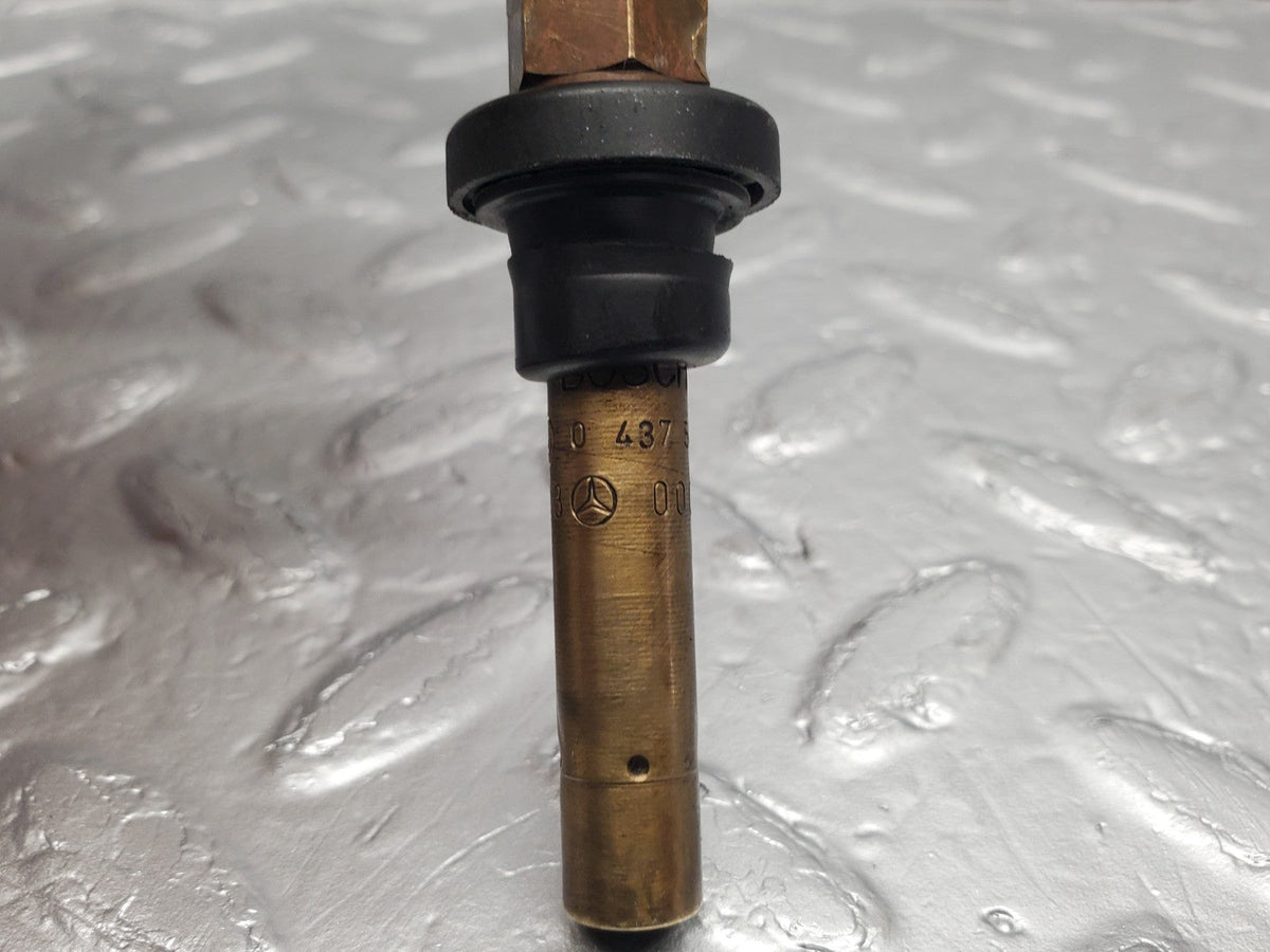 51076 Mercedes-Benz W124 260E Fuel Injector Bosch 0437502047 A0000785623