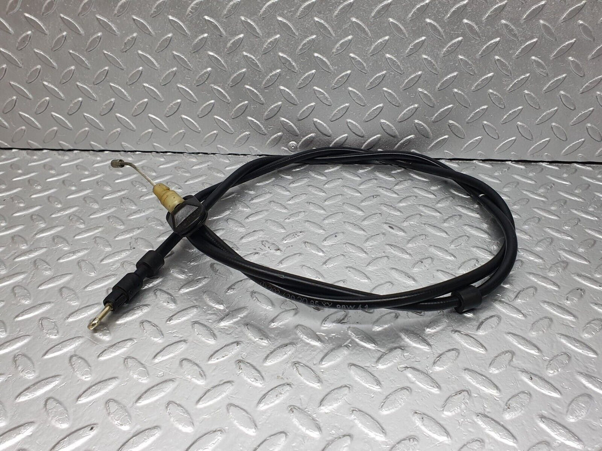 42093 Mercedes-Benz W202 C200 Parking Brake Cable A2024203085