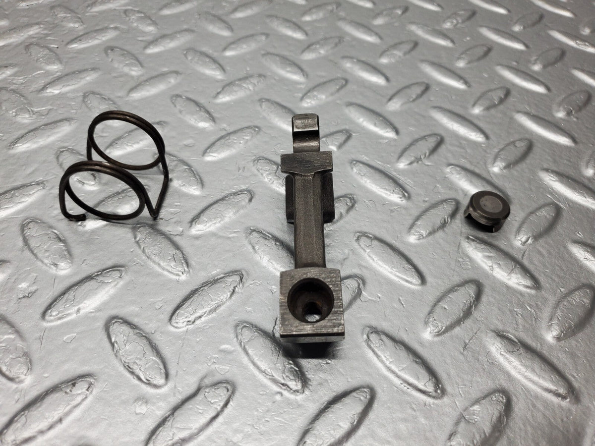48861 Mercedes-Benz W108 Valve Rocker Arm With Retaining Spring & Tappet