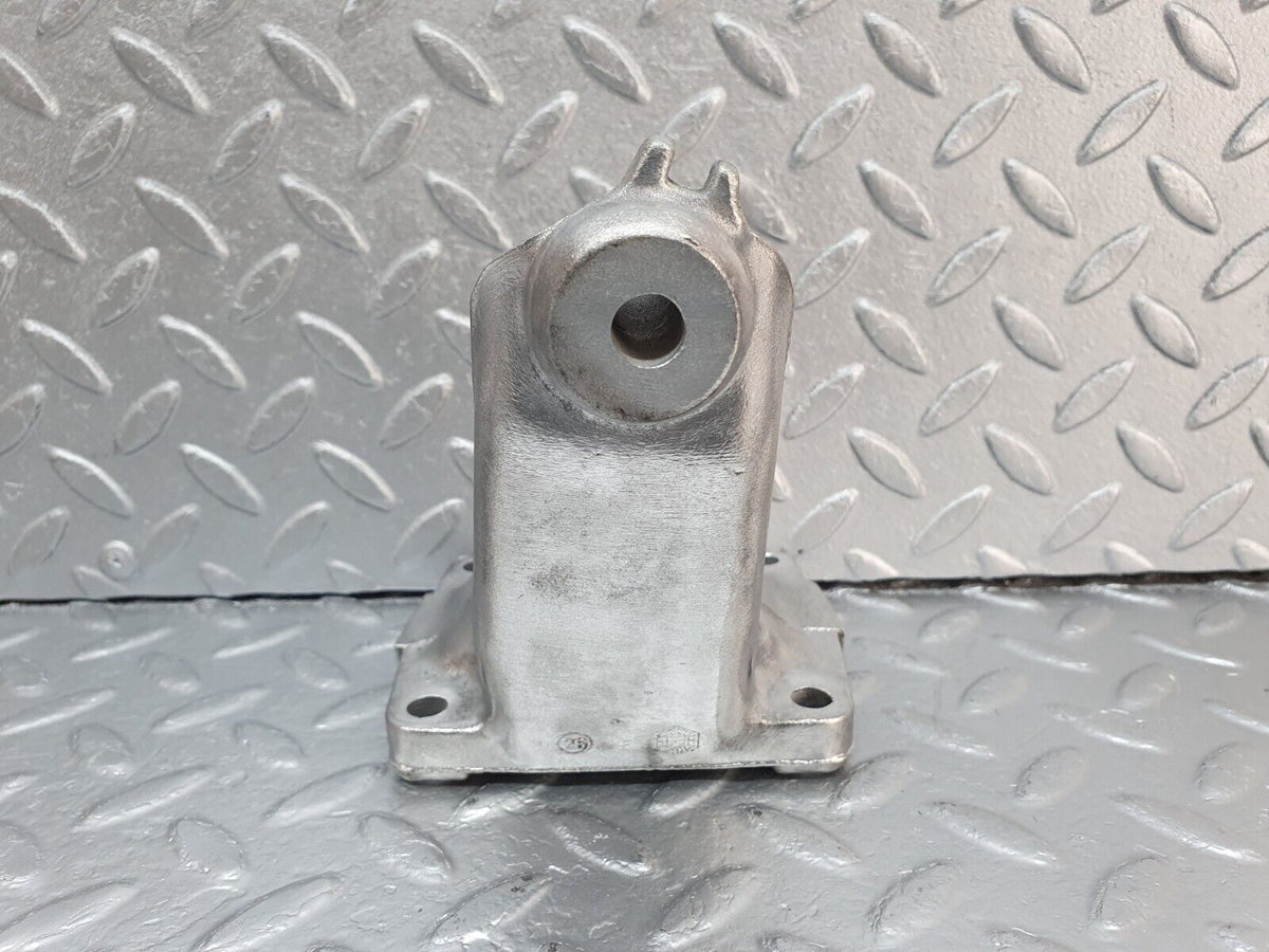 41889 Mercedes-Benz W202 C200 Engine Mount Bracket Left Side A1112230904