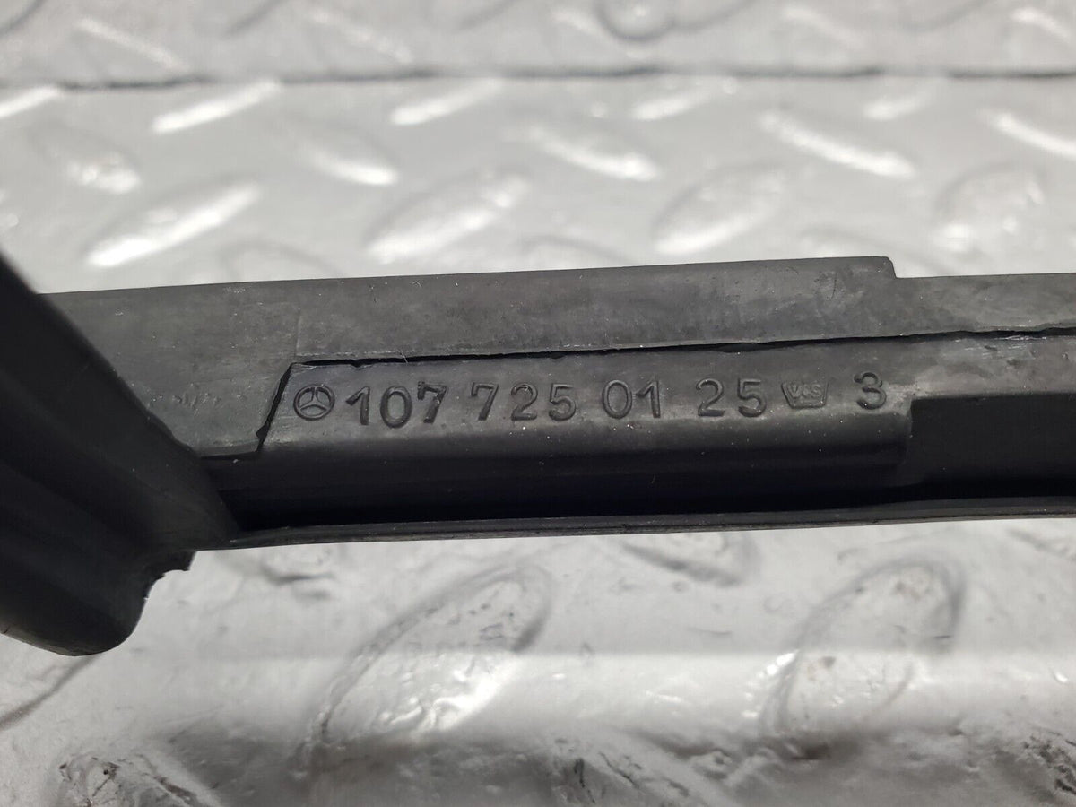 48150 Mercedes-Benz C107 R107 Front Left Rubber Window Guide A1077250125