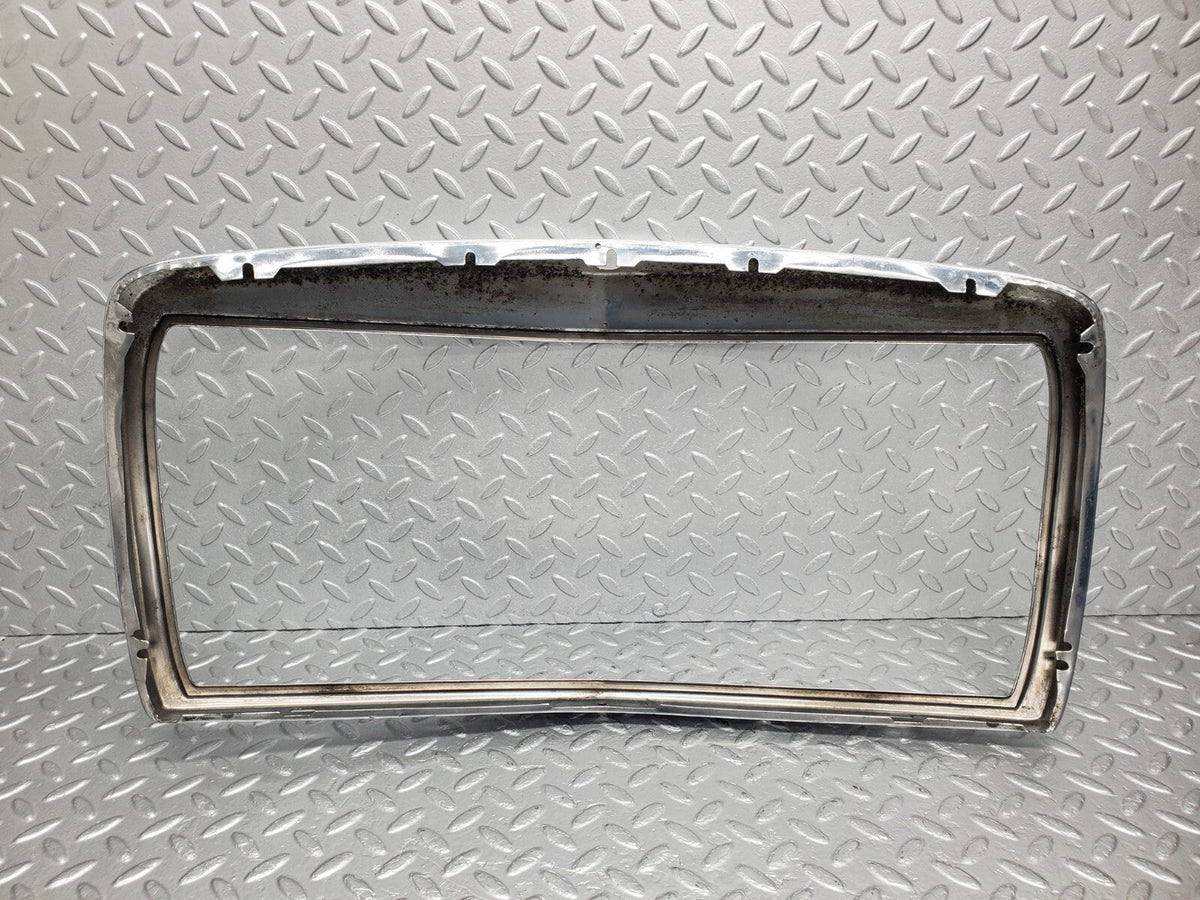 48754 Mercedes-Benz W123 Bonnet Grill Chrome Frame