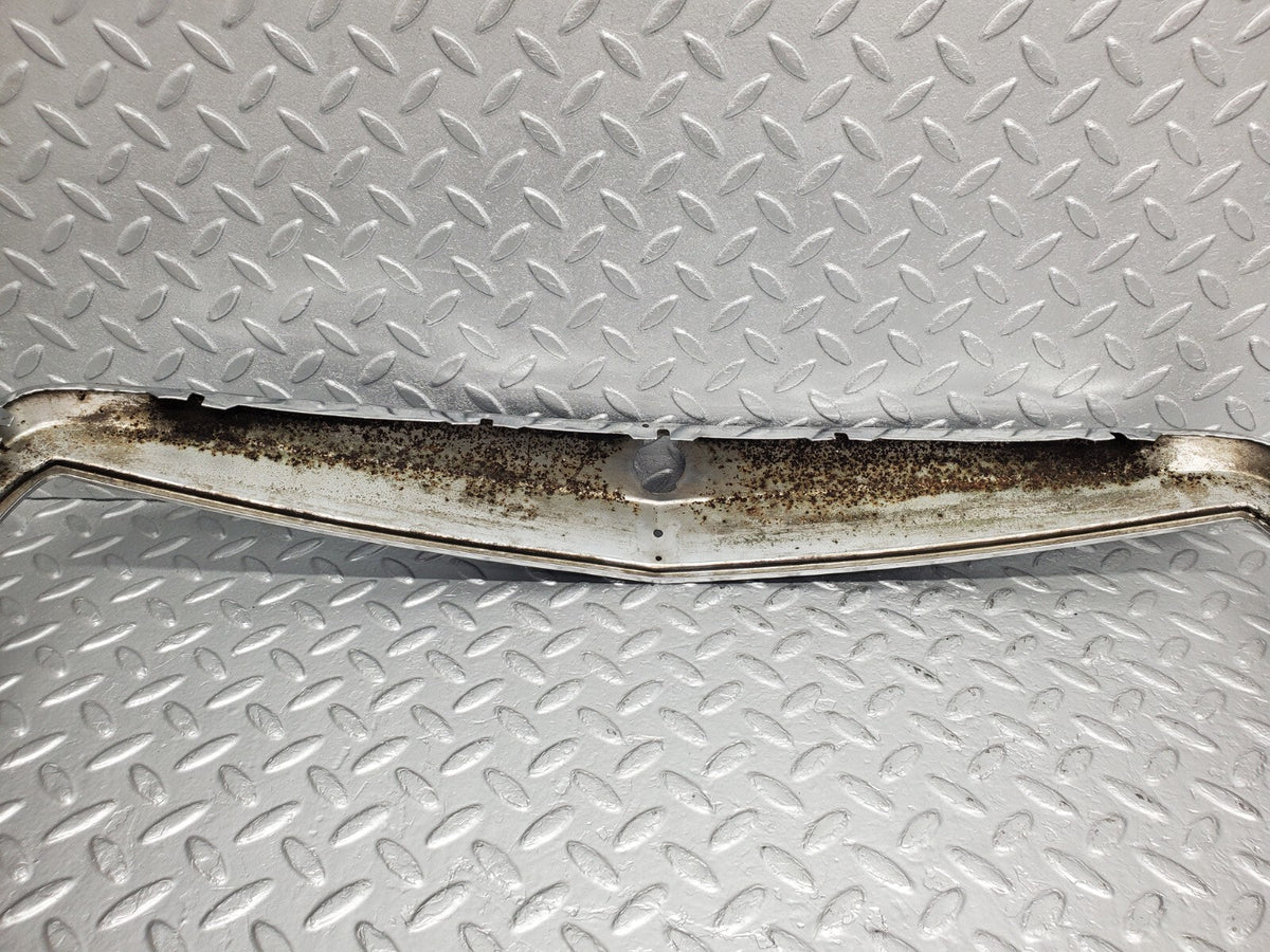 48754 Mercedes-Benz W123 Bonnet Grill Chrome Frame