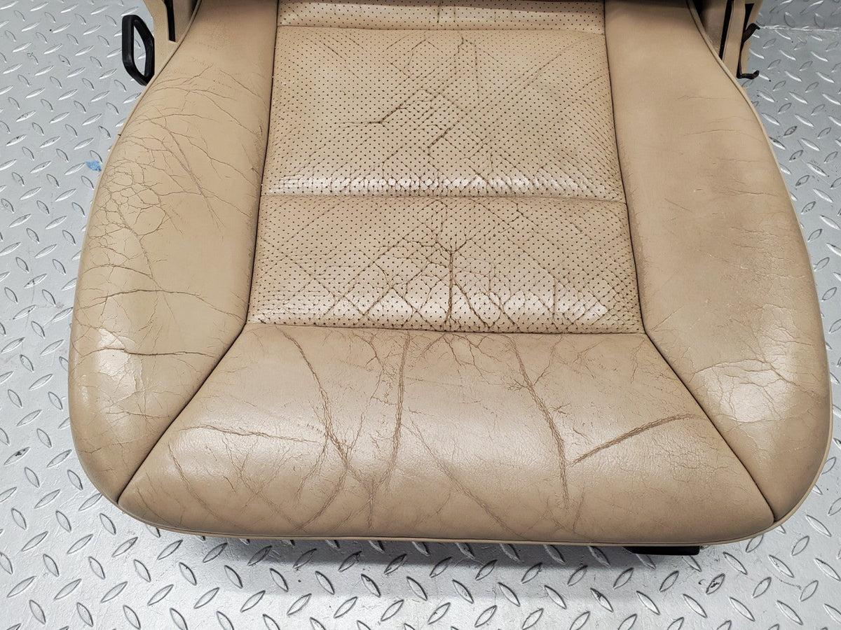 49428 Mercedes-Benz A124 320E Cabriolet Front Right Seat Leather Beige