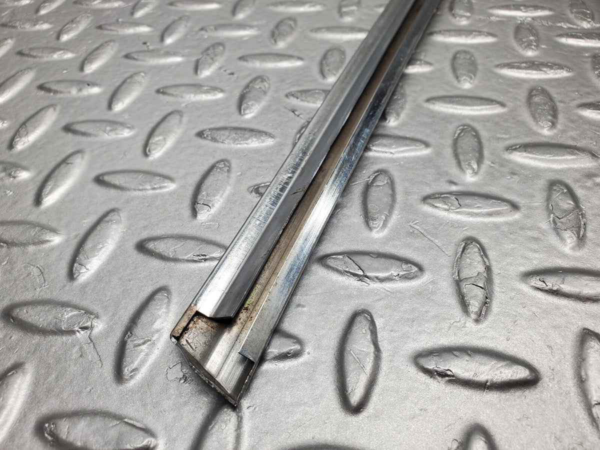 48293 Mercedes-Benz W113 Pagoda Left Door Chrome Trim