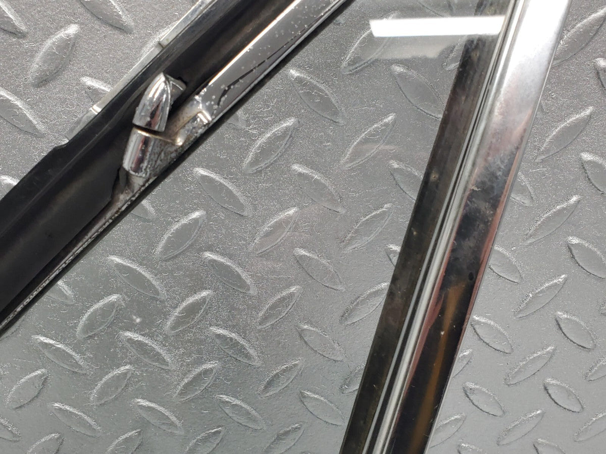 48551 Mercedes-Benz W108 Front Left Quarter Window