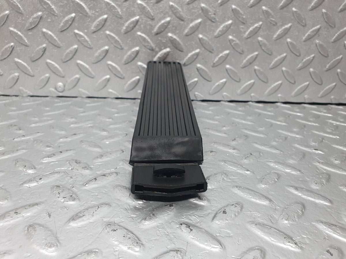43912 Mercedes-Benz C123 230CE Coupe Accelerator Pedal With Rubber A1233010082