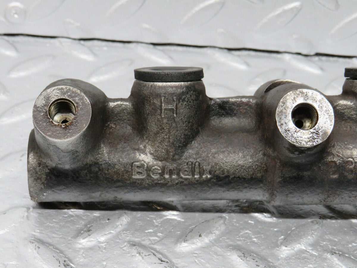 40703 Mercedes-Benz W123 300D Brake Master Cylinder Bendix