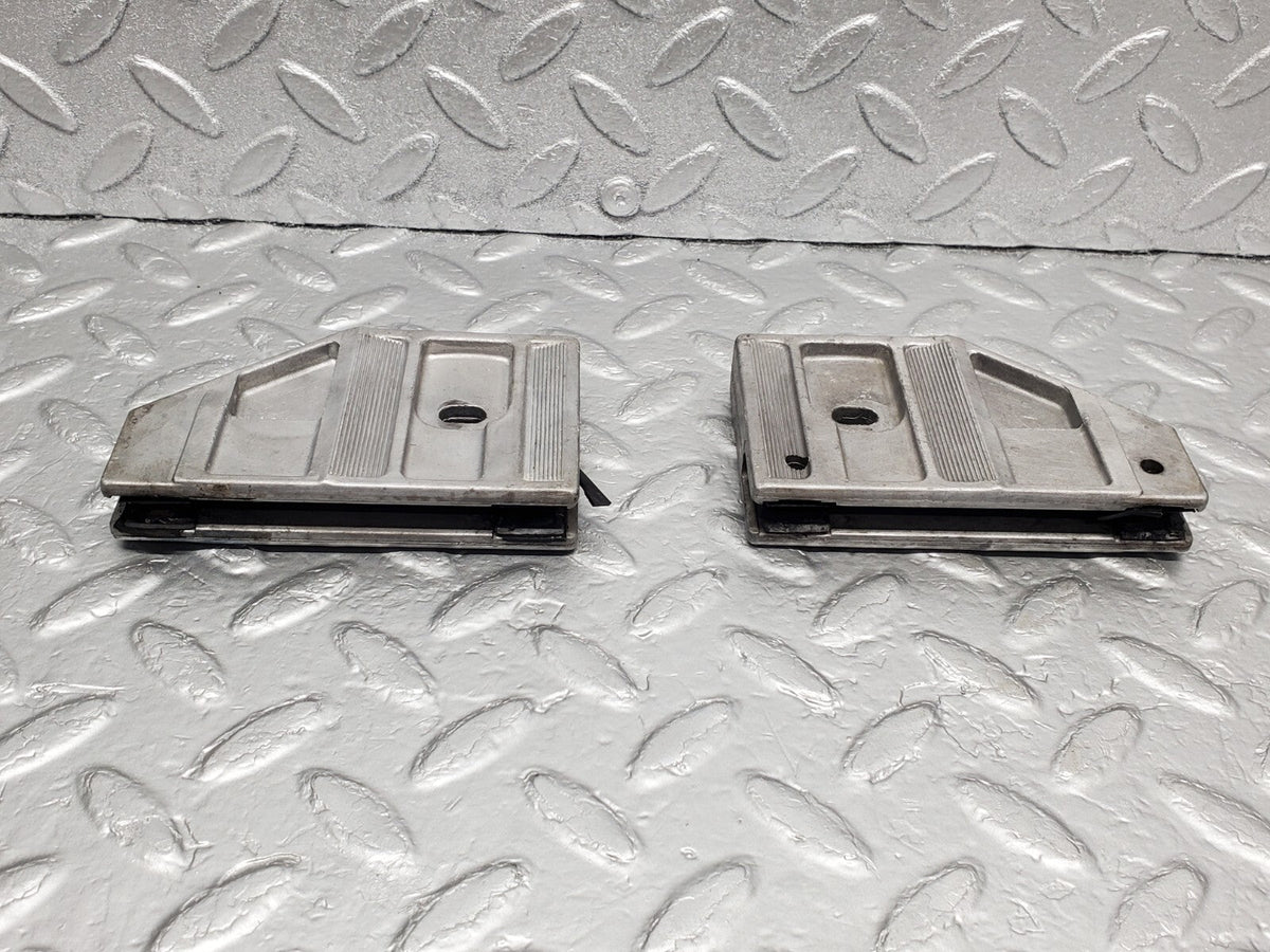 48310 Mercedes-Benz C126 Coupe Door Window Guide Bracket A1267250332