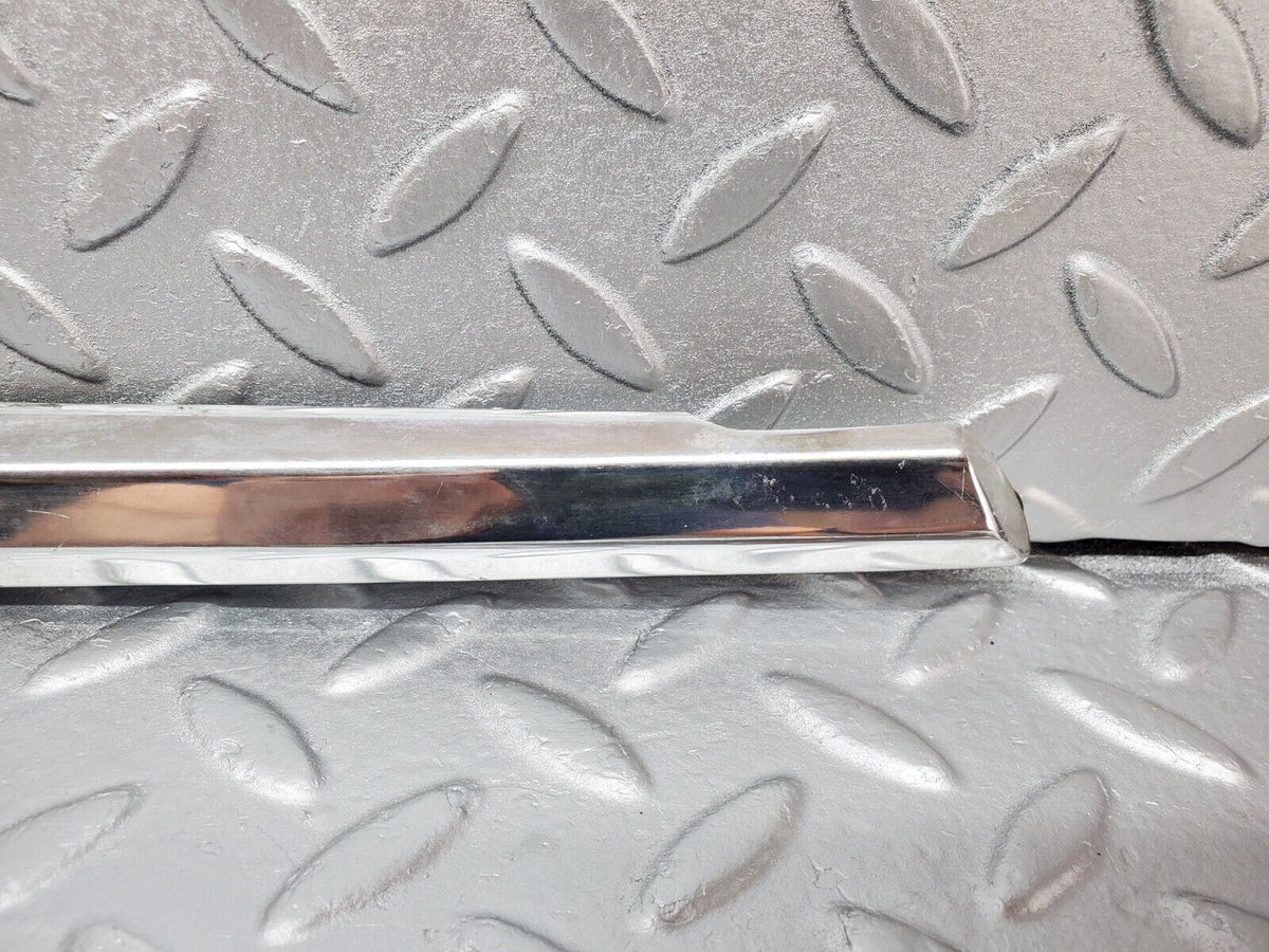 45808 Mercedes-Benz W126 420SE Front Right Door Chrome Moulding Trim