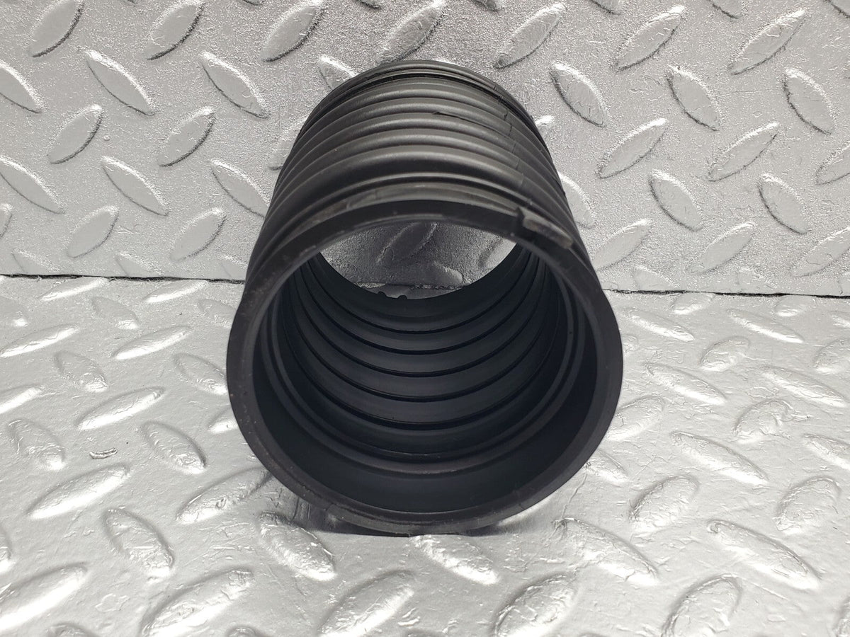 48960 Mercedes-Benz A124 320E Cabriolet Air Intake Hose A1040940191