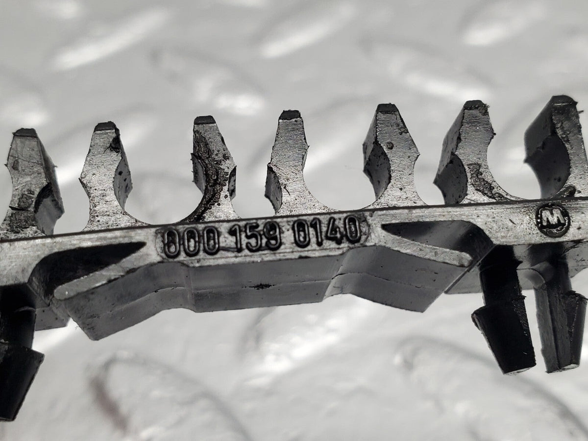 48595 Mercedes-Benz W123 Ignition Coil Cable Wire Bracket A0001580140