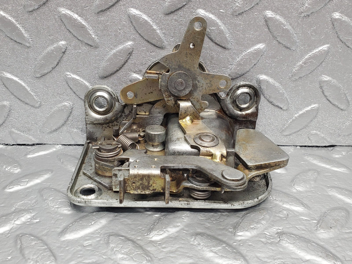 48470 Mercedes-Benz W108 Rear Left Door Lock Mechanism