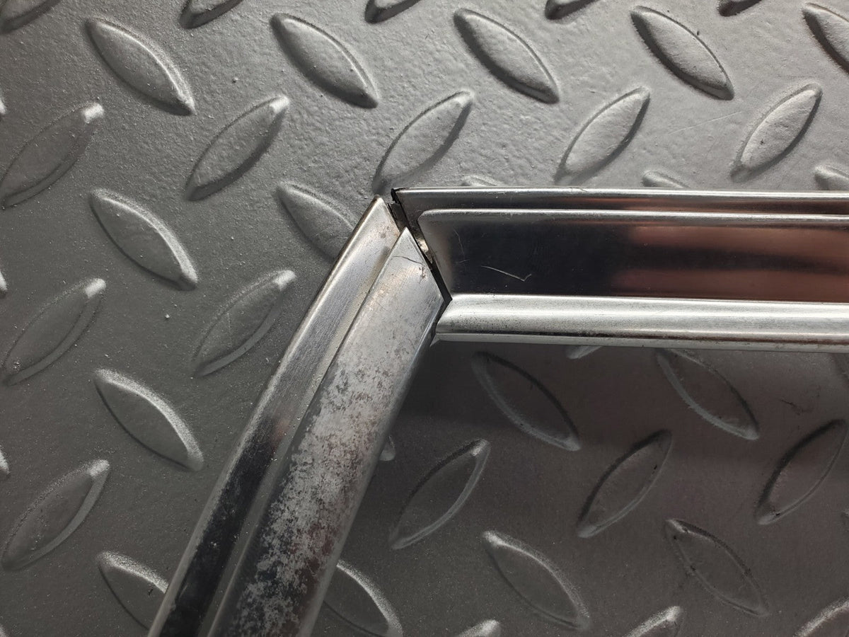 50171 Mercedes-Benz R107 SL Hardtop Windscreen Chrome Frame