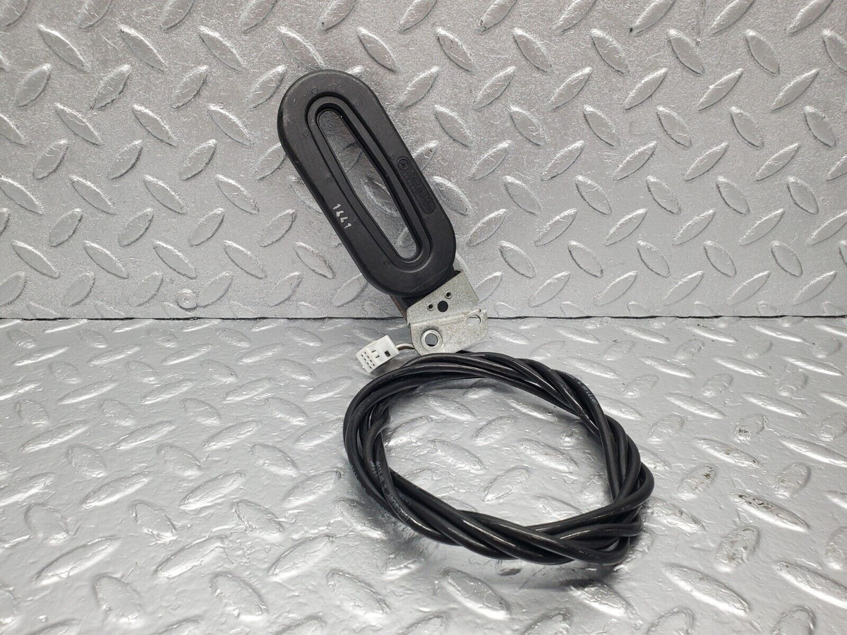 48060 Mercedes-Benz R230 350SL Coupe Keyless Go Antenna Right A2308201375