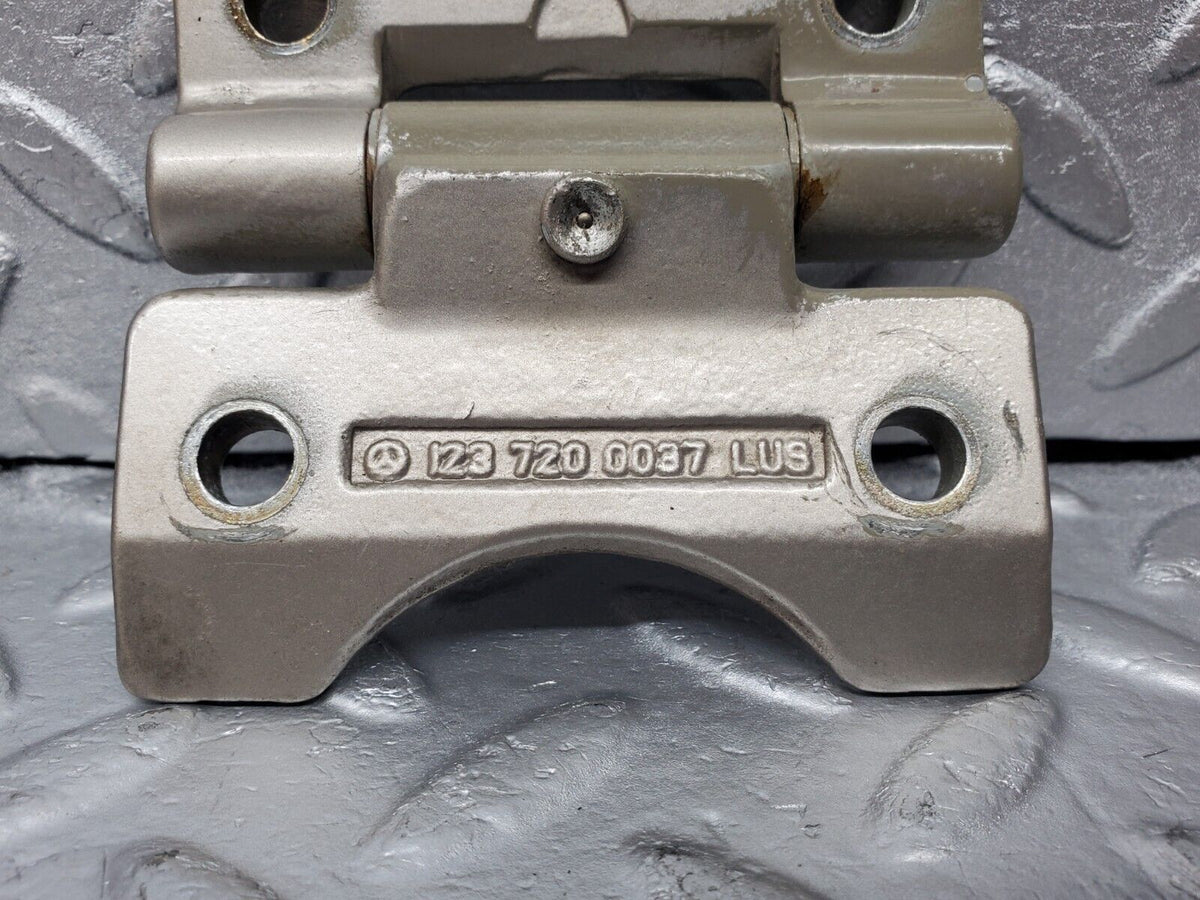 45551 Mercedes-Benz W126 420SE Door Hinge Pair Right Side A1237200037