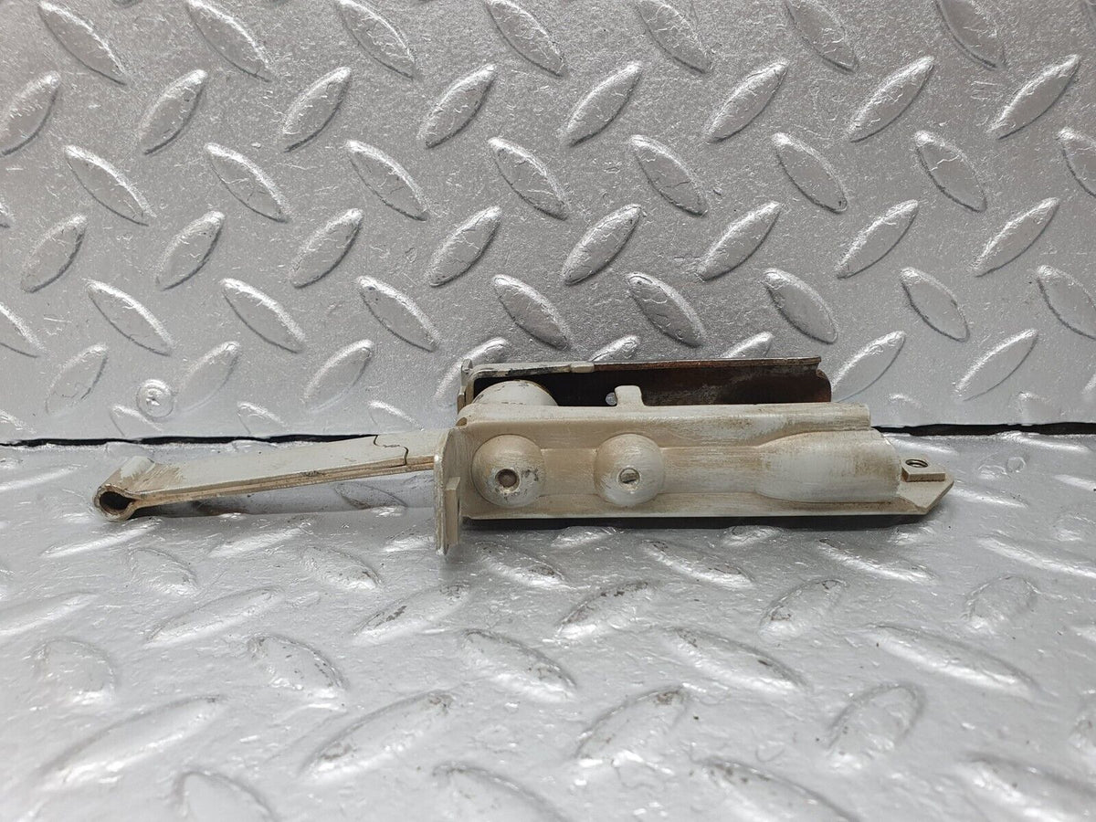 41539 Mercedes-Benz W124 200E Door Safety Check Strap
